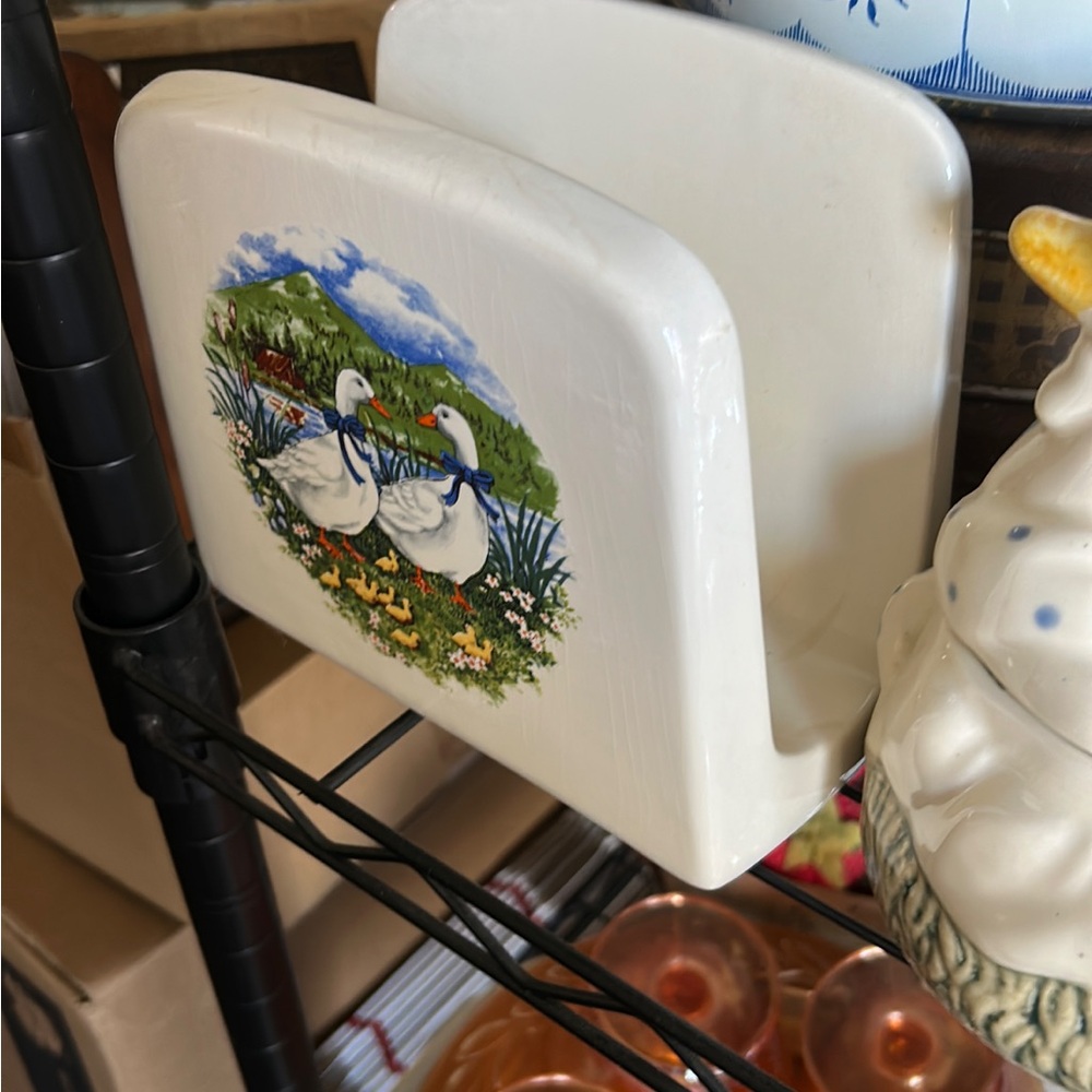 Decorative Ceramic Napkin holder with Geese Design - Picture 2 of 2